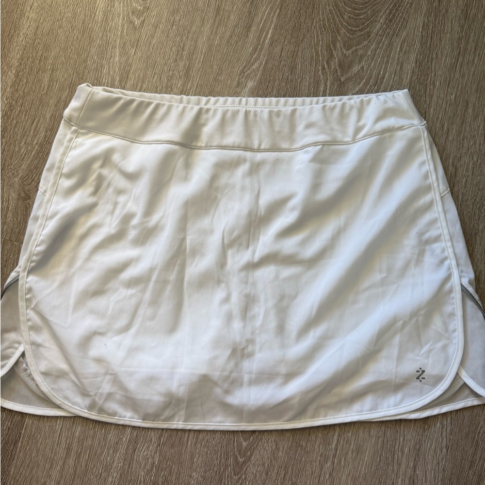 IZOD - Performance Cool-FX White Tennis Skort -Size Small - Picture 2 of 3